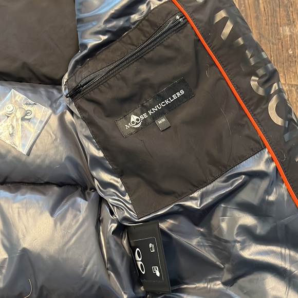 Moose Knuckles Parka Kids NWOT (m) unisex - Picture 2 of 10